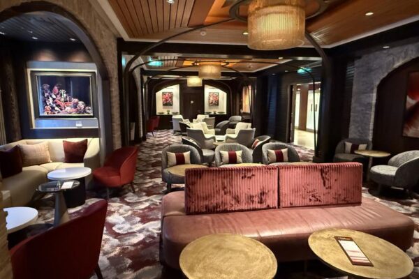 Celeb Solstice Jon Restaurant