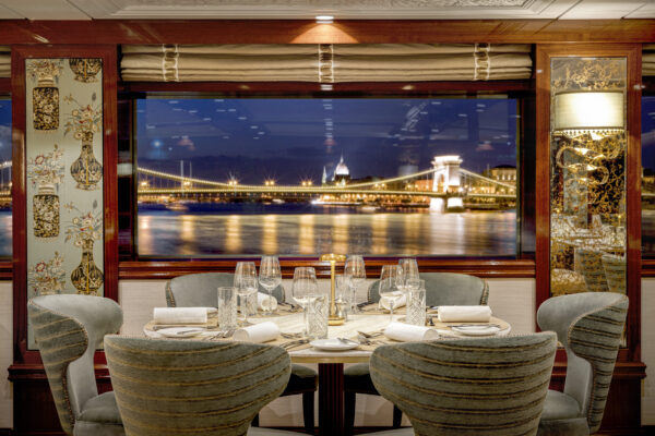 Restaurant (S.S. Emilie)